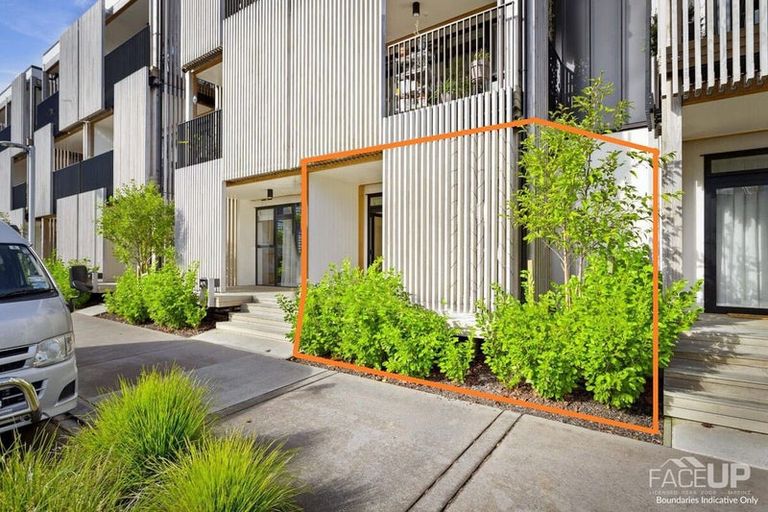 Photo of property in 2/165 Hobsonville Point Road, Hobsonville, Auckland, 0616