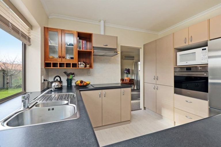 Photo of property in 6 Rosehill Way, Taradale, Napier, 4112