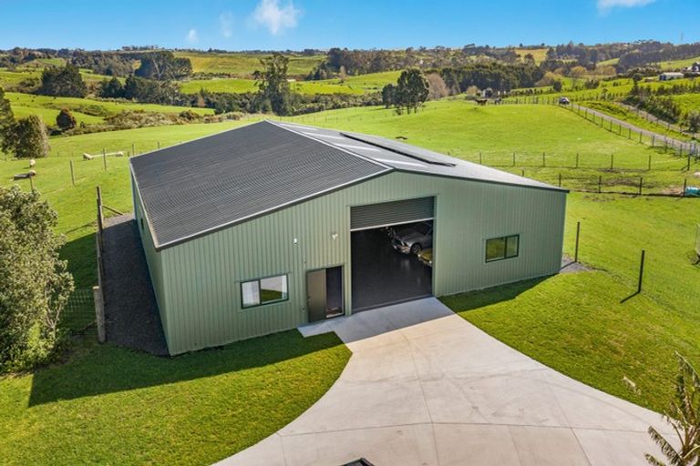 Photo of property in 129 Ostrich Farm Road, Pukekohe, 2676