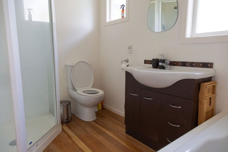 Photo of property in 6 Boler Place, New Lynn, Auckland, 0600