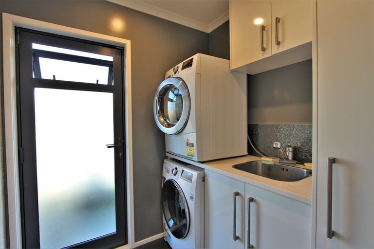 Photo of property in 28 Tennyson Drive, Owhata, Rotorua, 3010