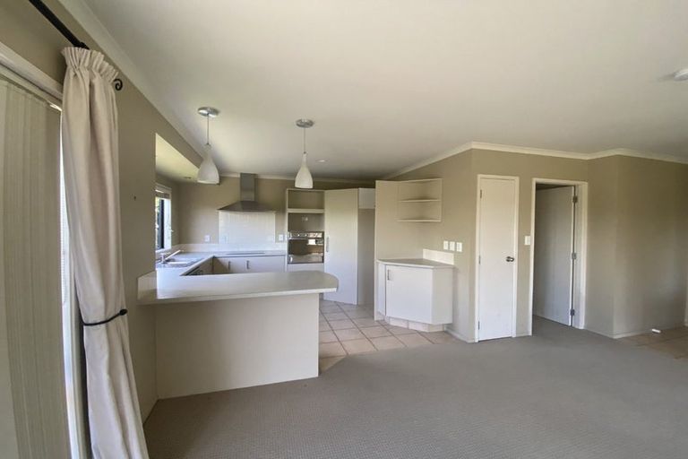 Photo of property in 14 Hawk Place, Welcome Bay, Tauranga, 3112