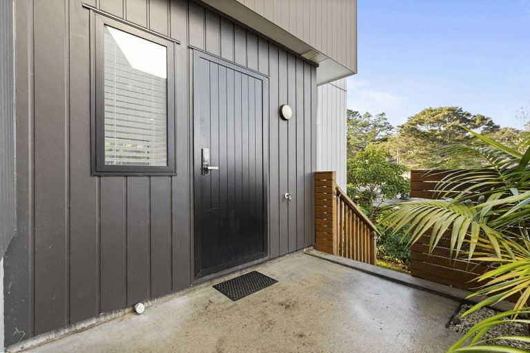 Photo of property in 2a Mcquoid Place, Glenfield, Auckland, 0629