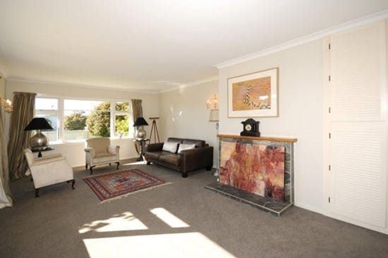Photo of property in 11 Grimseys Road, Redwood, Christchurch, 8051