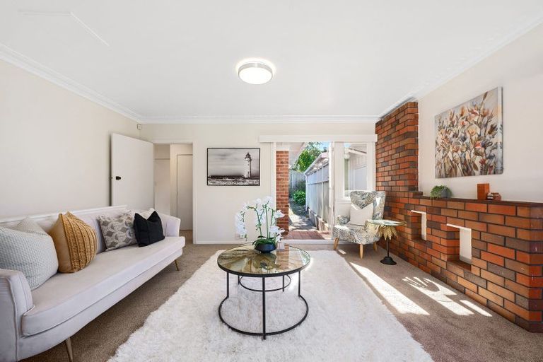 Photo of property in 2/306 Beach Road, Campbells Bay, Auckland, 0630