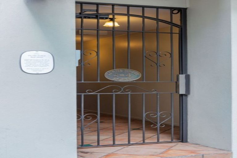 Photo of property in 4 Lorne Street, Kaponga, Hawera, 4679