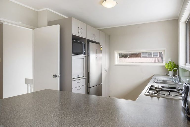 Photo of property in 17 Marcel Place, Glenfield, Auckland, 0629