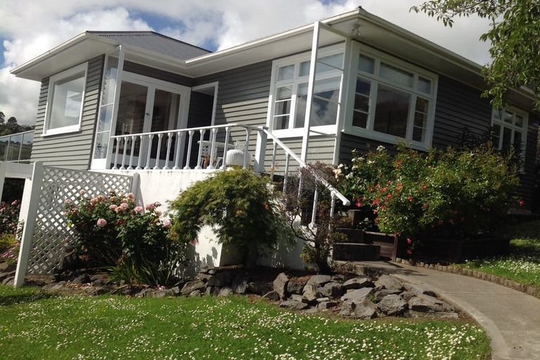 Photo of property in 69 Moncks Spur Road, Redcliffs, Christchurch, 8081