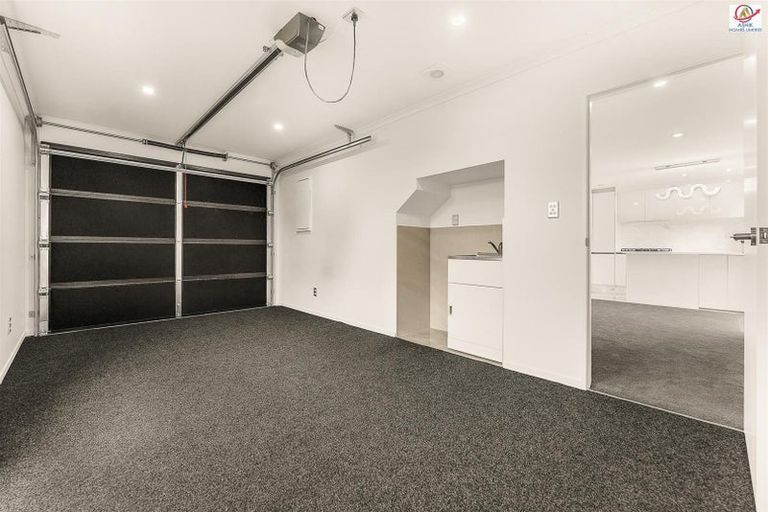 Photo of property in 11a Mcinnes Road, Weymouth, Auckland, 2103