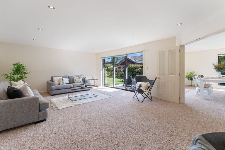 Photo of property in 43 Berkshire Drive, Avonhead, Christchurch, 8042