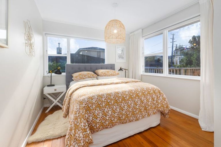 Photo of property in 86 Seaview Road, Paraparaumu Beach, Paraparaumu, 5032