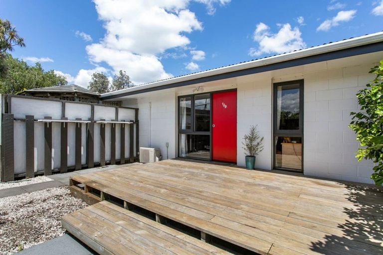 Photo of property in 1/9 Poinsettia Place, Henderson, Auckland, 0610