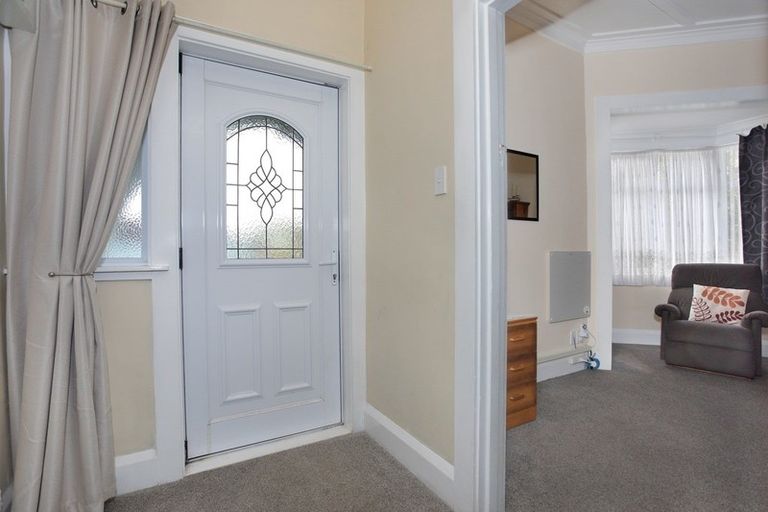 Photo of property in 16 Lyon Street, Marton, 4710