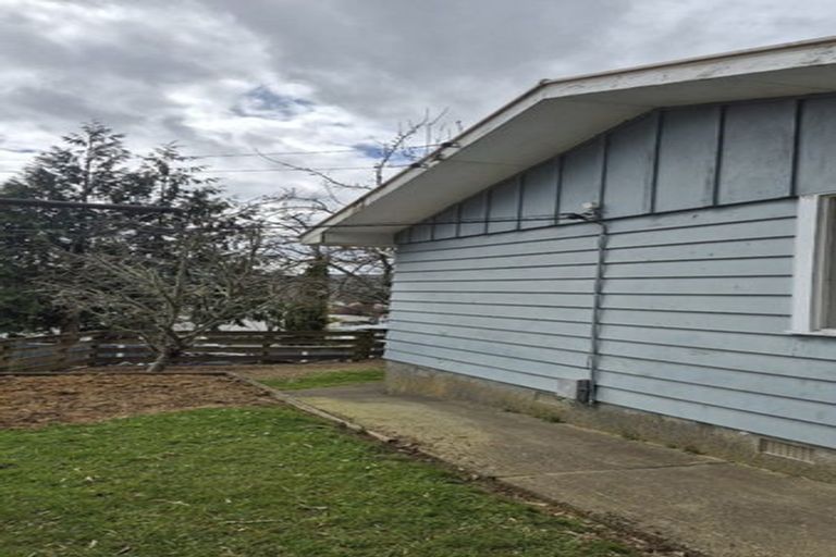 Photo of property in 29 Thomson Grove, Stokes Valley, Lower Hutt, 5019