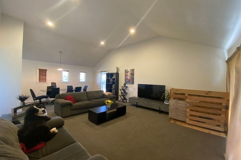 Photo of property in 2/75 Garreg Road, Bryndwr, Christchurch, 8052