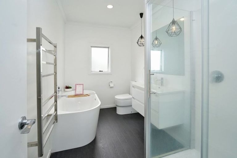 Photo of property in 15 Walsh Street, Forest Lake, Hamilton, 3200