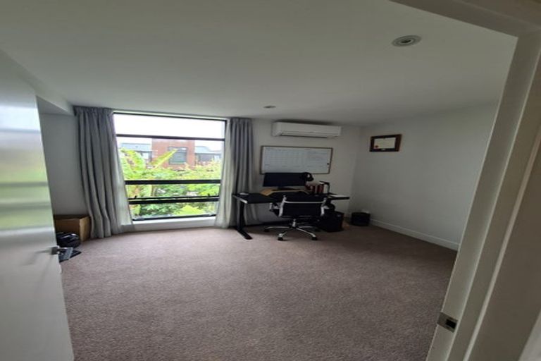 Photo of property in 14 Cochrane Road, Hobsonville, Auckland, 0616