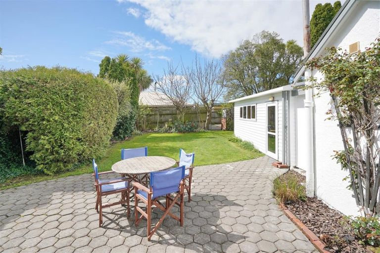 Photo of property in 46 Woodville Street, Edgeware, Christchurch, 8013