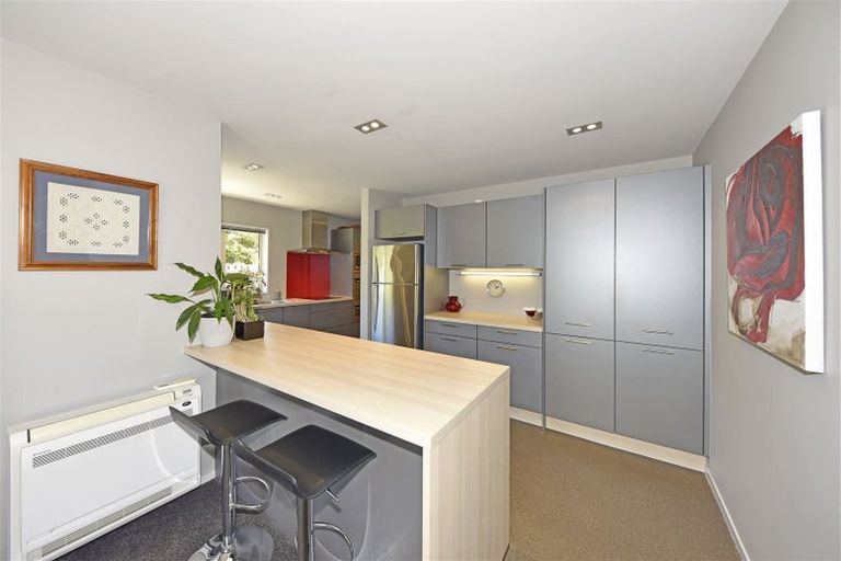 Photo of property in 11 Thornwood Place, Redwood, Christchurch, 8051