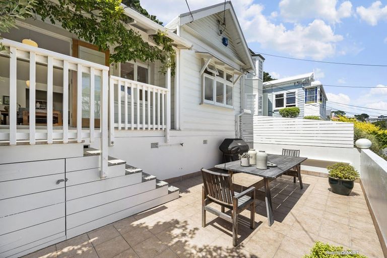 Photo of property in 19 Scarborough Terrace, Mount Victoria, Wellington, 6011