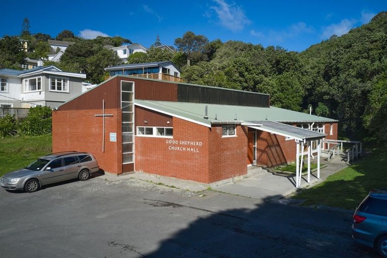 Photo of property in 90 Monorgan Road, Strathmore Park, Wellington, 6022