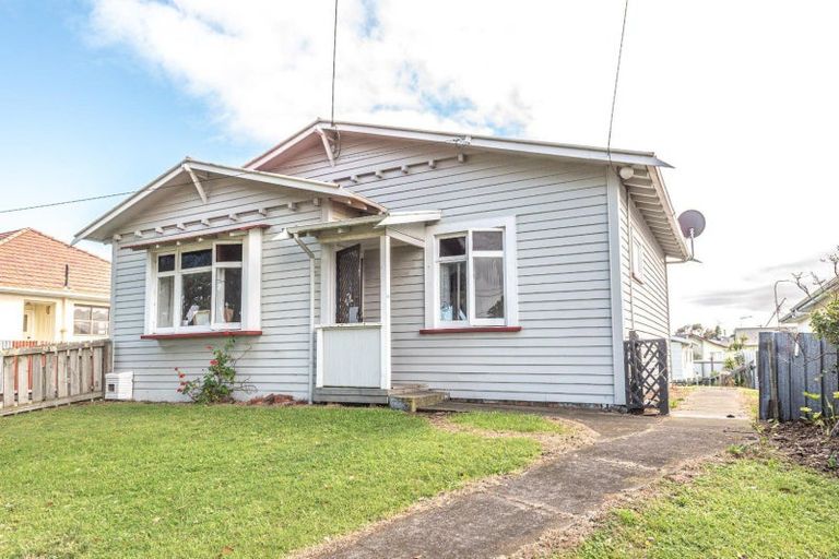 Photo of property in 6 Harper Street, Gonville, Whanganui, 4501