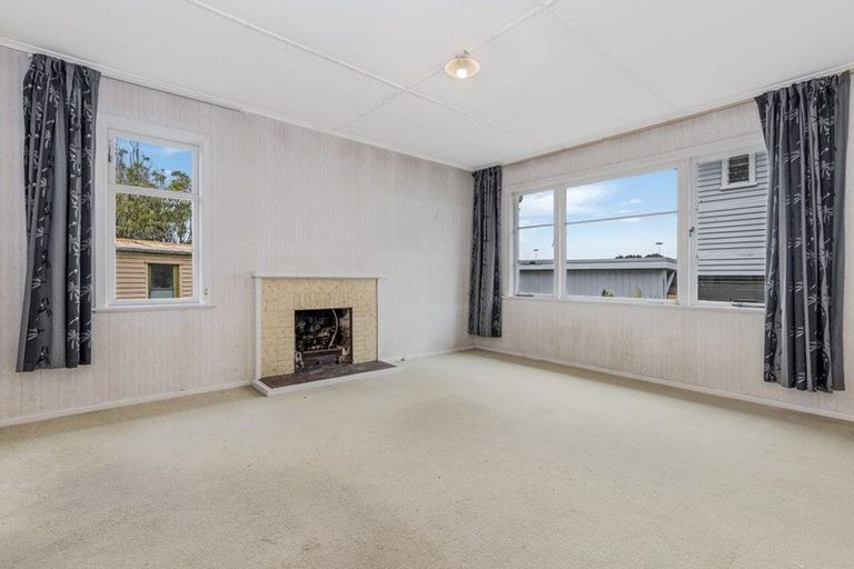 Photo of property in 16 Brains Road, Kelston, Auckland, 0602