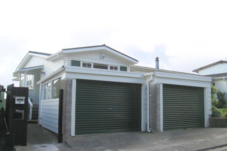 Photo of property in 4 Ramsey Place, Karori, Wellington, 6012