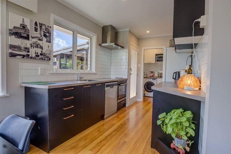 Photo of property in 17 Macmurdo Avenue, Glenview, Hamilton, 3206