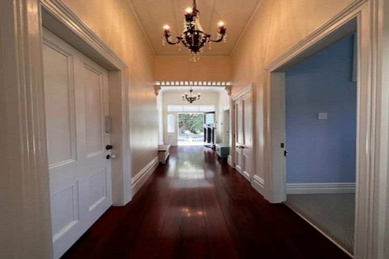 Photo of property in 8 Cheltenham Road, Devonport, Auckland, 0624