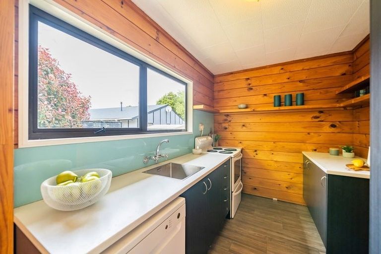 Photo of property in 33b Gemstone Drive, Birchville, Upper Hutt, 5018