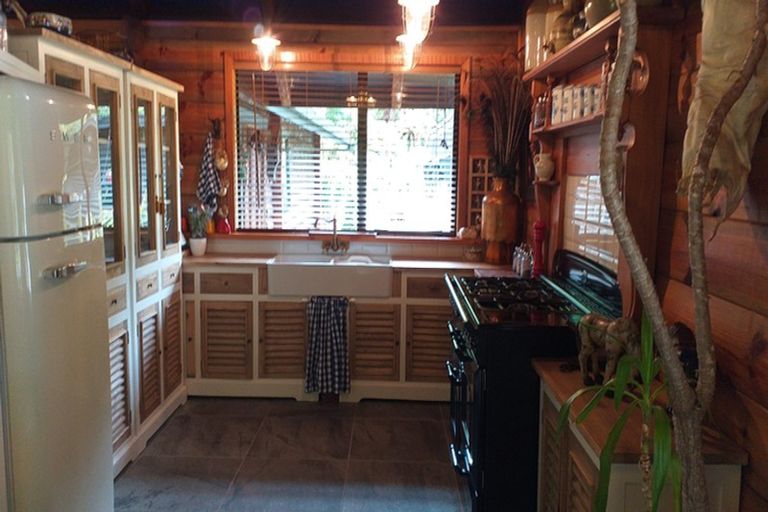 Photo of property in 16 Tombleson Road, Lake Rotoma, Rotorua, 3074