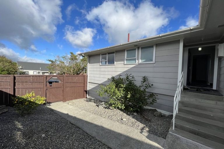 Photo of property in 13 Sombrero View, Ascot Park, Porirua, 5024