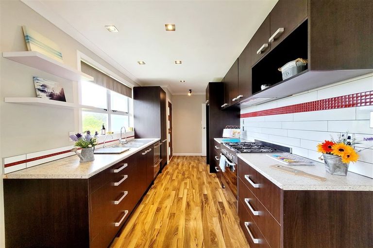 Photo of property in 11 Kimball Place, Johnsonville, Wellington, 6037