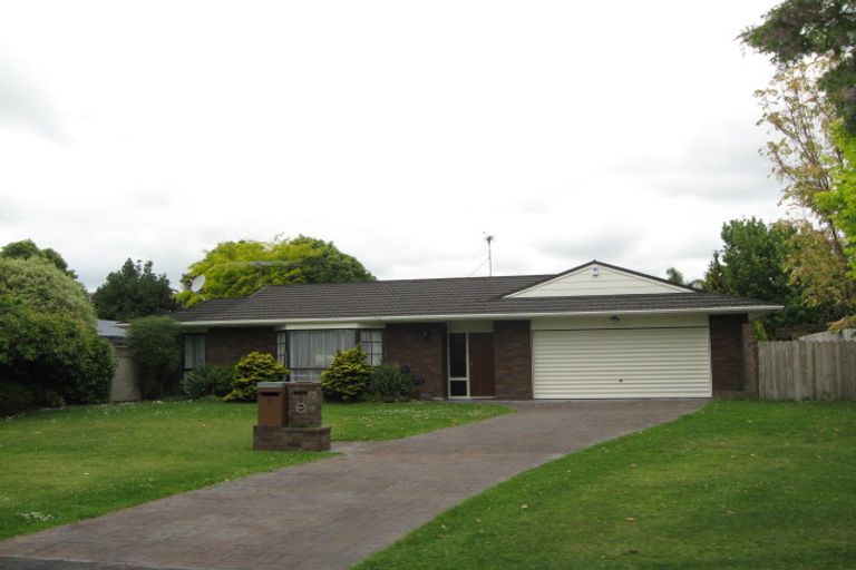 Photo of property in 8 Framalda Place, Conifer Grove, Takanini, 2112