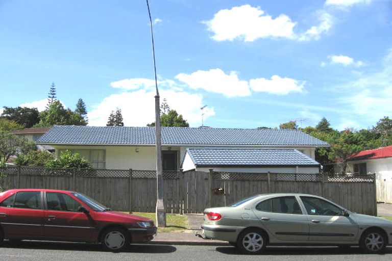 Photo of property in 2/63 Salamanca Road, Sunnynook, Auckland, 0620