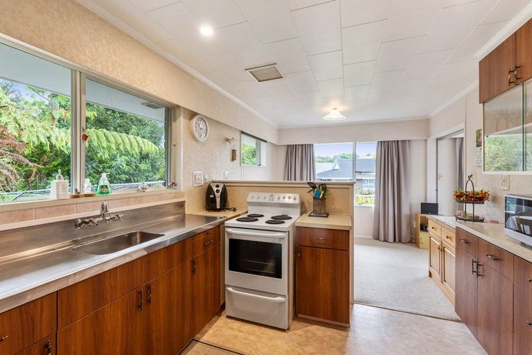 Photo of property in 5 Wakefield Grove, Waikanae, 5036