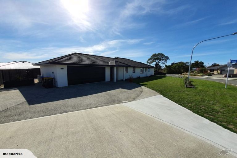 Photo of property in 4 Les Wakefield Road, Mapua, 7005