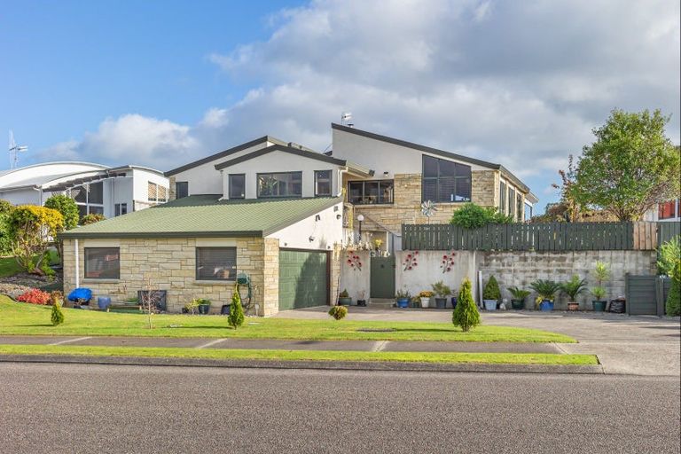 Photo of property in 11 Claremont Rise, Levin, 5510