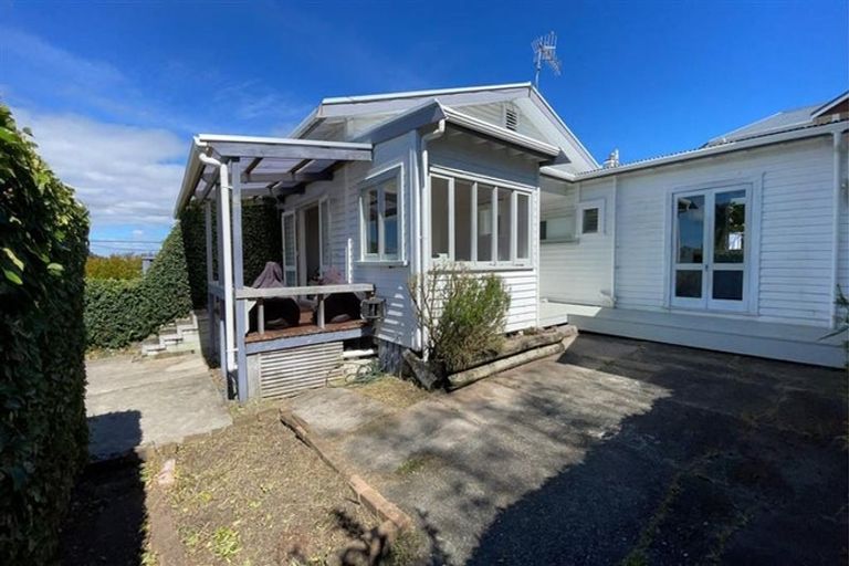 Photo of property in 20 Ngataringa Road, Devonport, Auckland, 0624