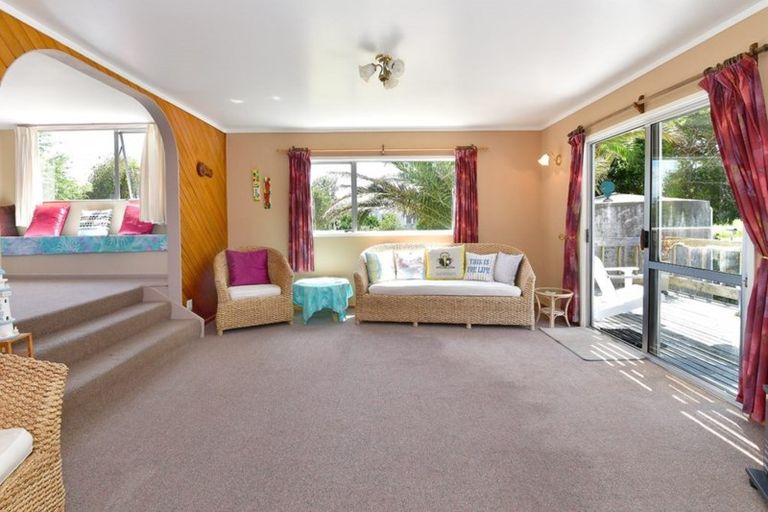 Photo of property in 27 James Mcleod Road, Shelly Beach, South Head, 0874