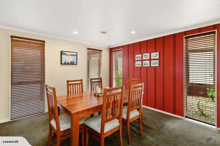 Photo of property in 16 Caulfield Place, Pukehangi, Rotorua, 3015