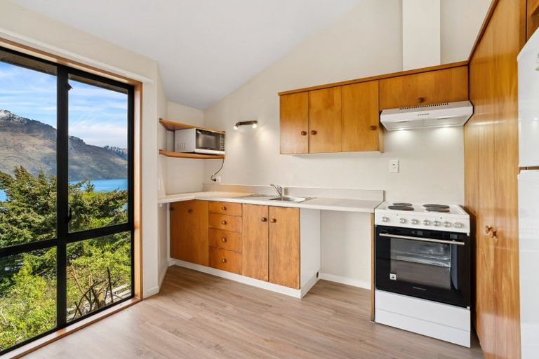 Photo of property in 16a Dart Place, Fernhill, Queenstown, 9300