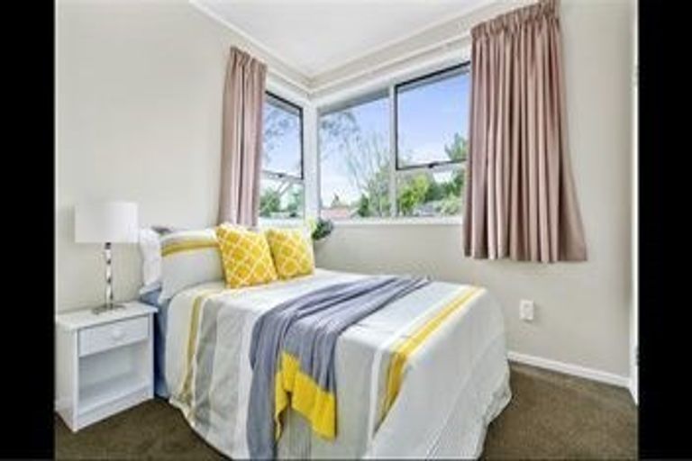 Photo of property in 32 Larissa Avenue, Henderson, Auckland, 0610