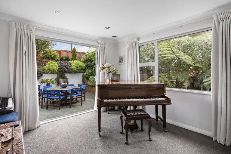 Photo of property in 7 Mertoun Terrace, Highbury, Wellington, 6012