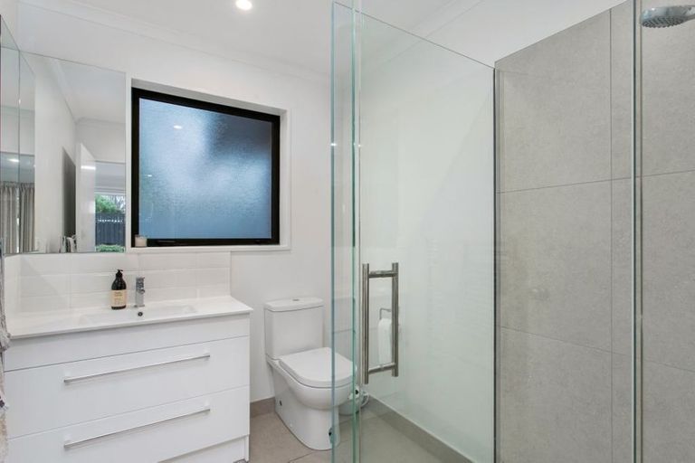 Photo of property in 2/12 Gleneagles Terrace, Ilam, Christchurch, 8053