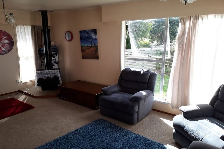 Photo of property in 43 Walworth Avenue, Pakuranga Heights, Auckland, 2010