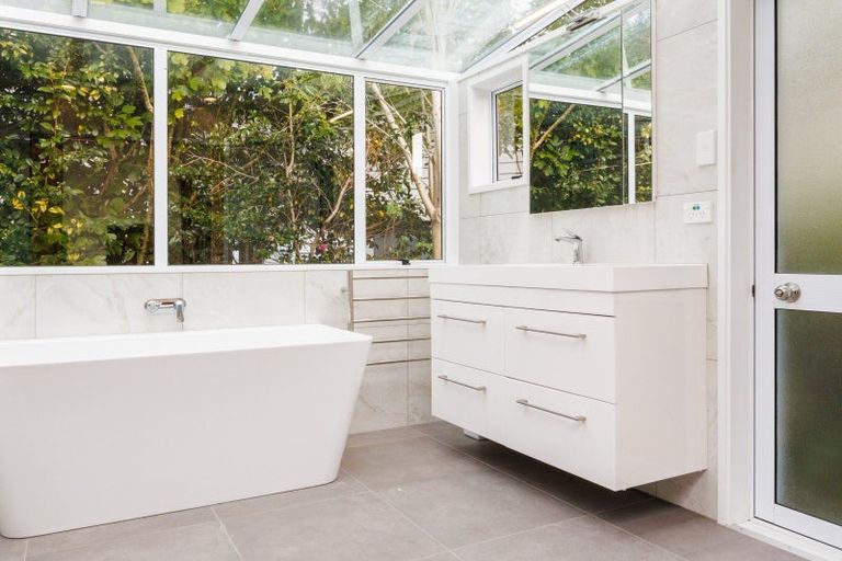 Photo of property in 3 Worsfold Lane, Terrace End, Palmerston North, 4410