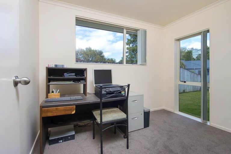 Photo of property in 18 Ranch Place, Pukekohe, 2120