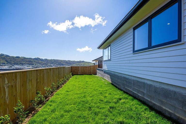 Photo of property in 26 Te Hoiere Street, Aotea, Porirua, 5024